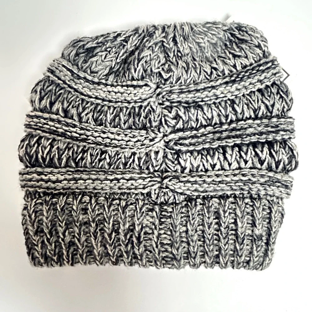 CC Kids Messy Bun Beanie‎ Tail Winter Hat Gray White Knit Ponytail Beanie